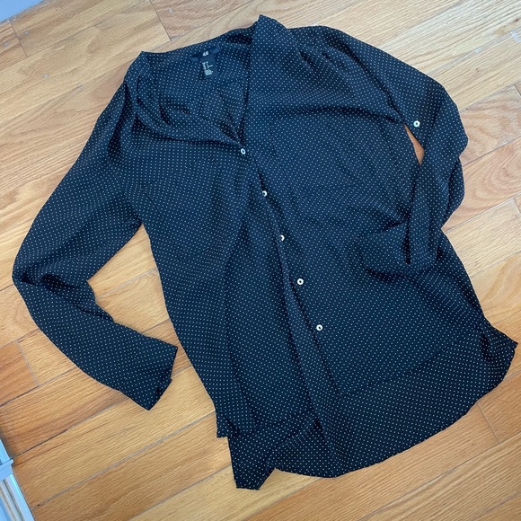 🎉 3/$10 - Black Polka-dot Shirt - Picture 1 of 2